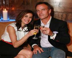 Richard Burgi consuming alcohol